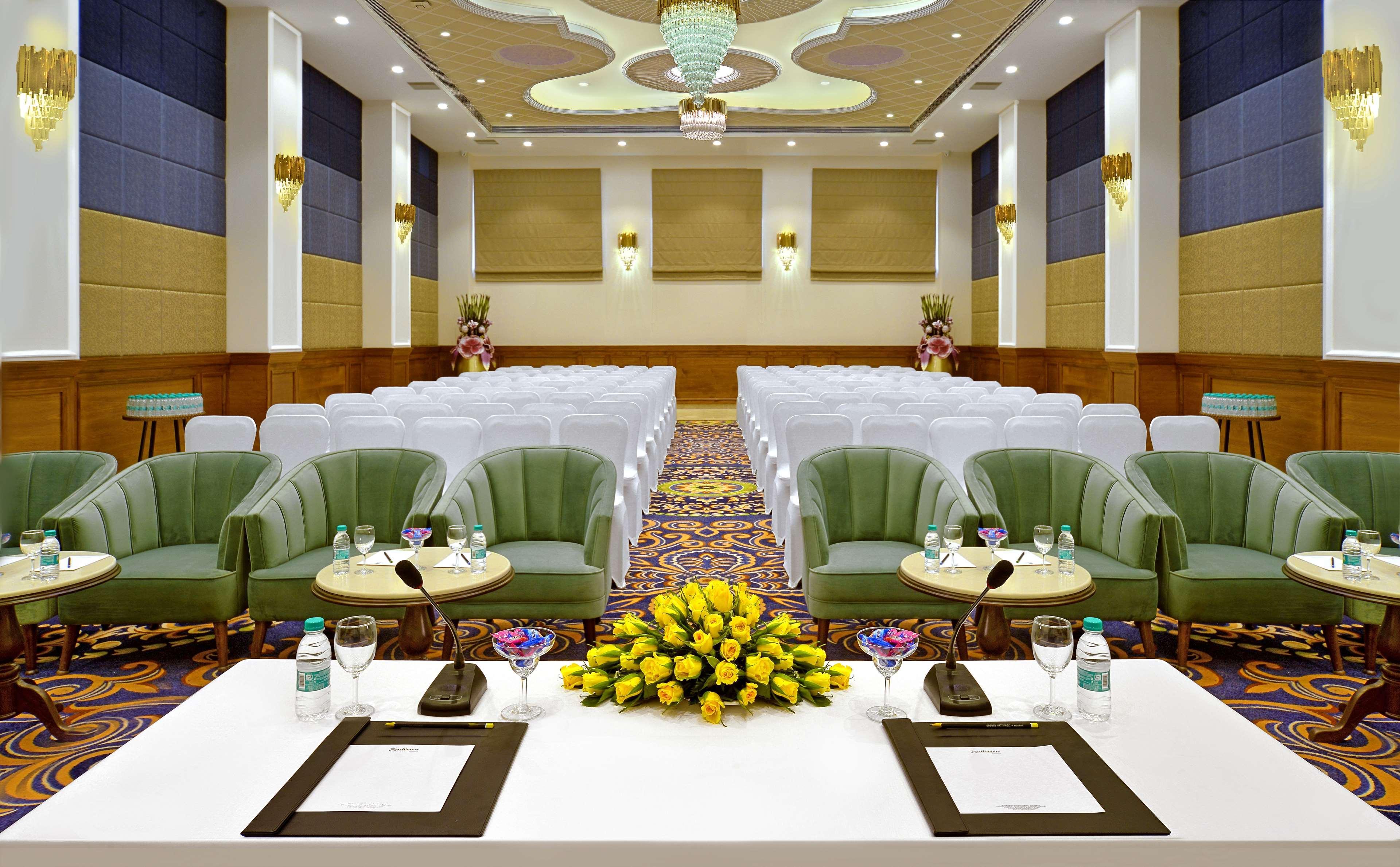 Radisson Chandigarh Zirakpur Eksteriør billede The Royal Hall